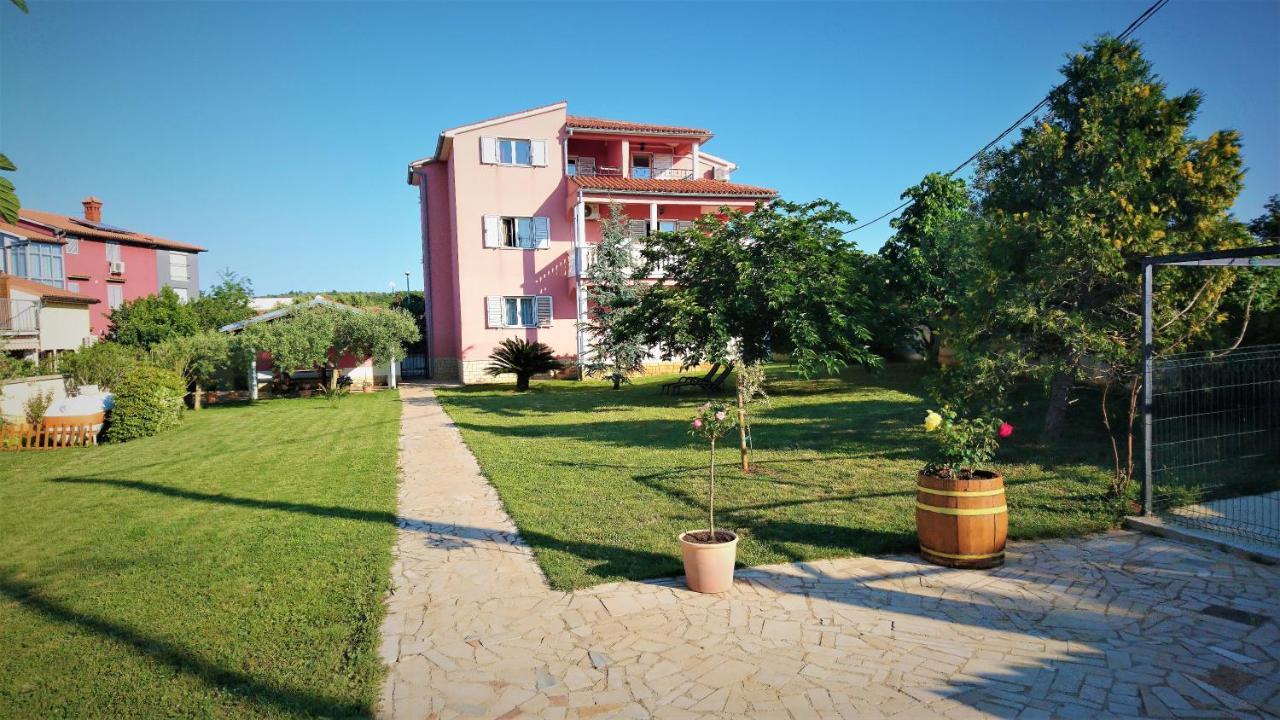Apartments Volme Баньоле Екстериор снимка