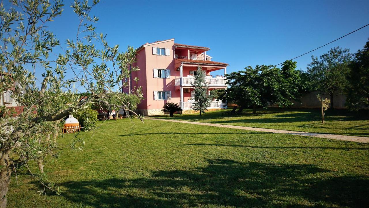 Apartments Volme Баньоле Екстериор снимка
