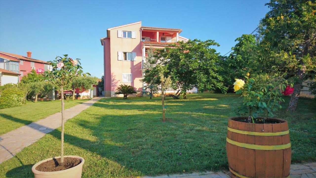 Apartments Volme Баньоле Екстериор снимка